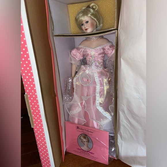Treasury Collection “Cinderella” Porcelain Doll - Picture 4 of 6